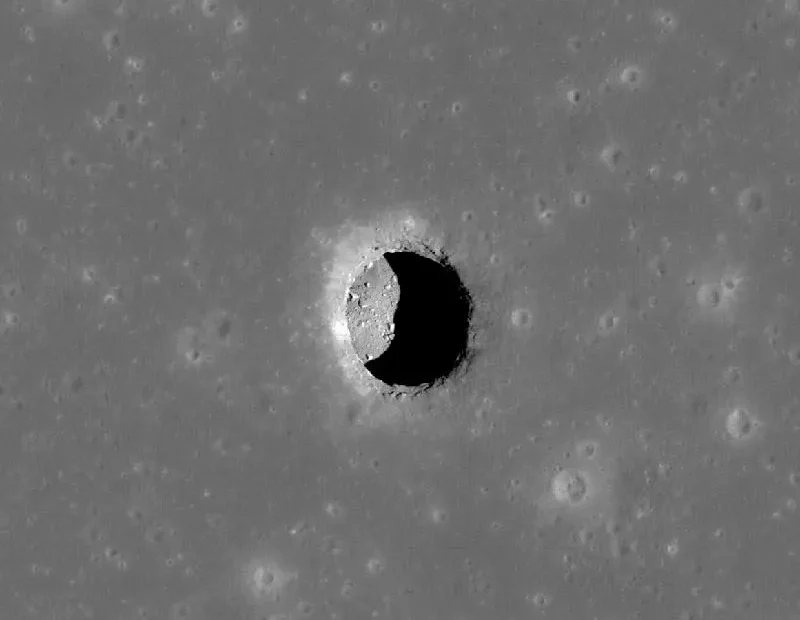 Mare Tranquillitatis-gropen sedd av NASAs Lunar Reconnaissance Orbiter. Bild: NASA/Goddard/Arizona State University